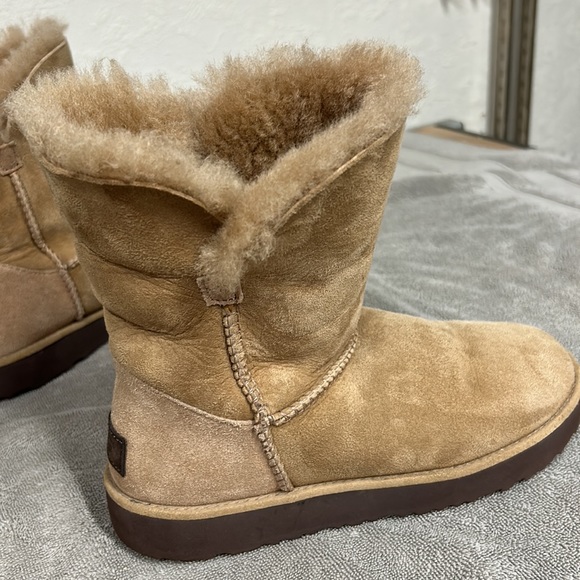 Uggs Womens size 6 camel - Picture 9 of 11